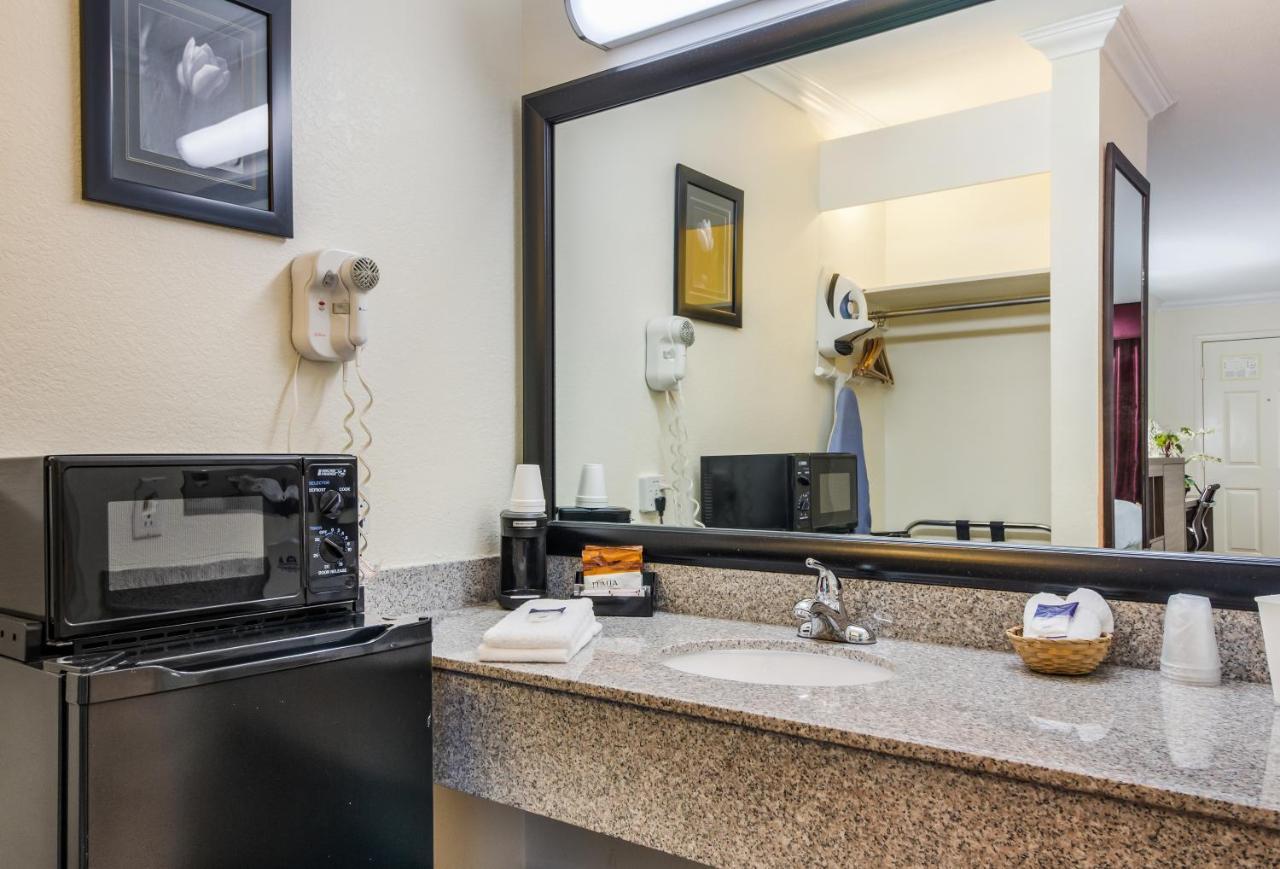 Americas Best Value Inn Колумбус Экстерьер фото